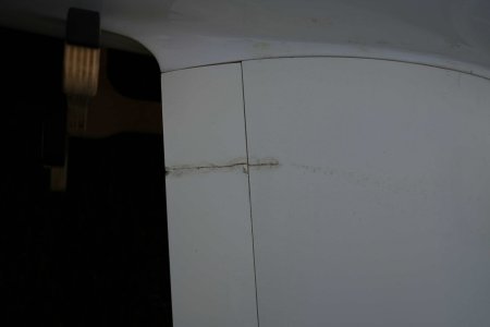 Damage by bungee tow line 1.jpg
