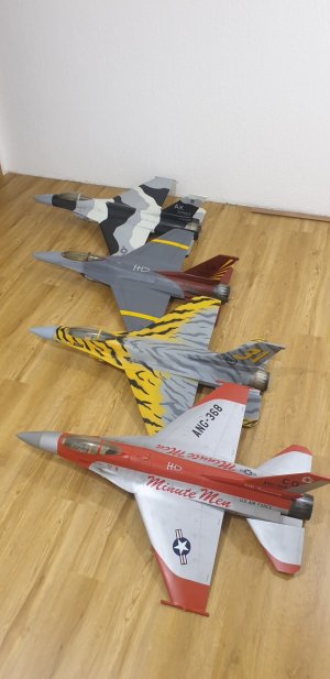 4x F-16 Keller 01.jpg